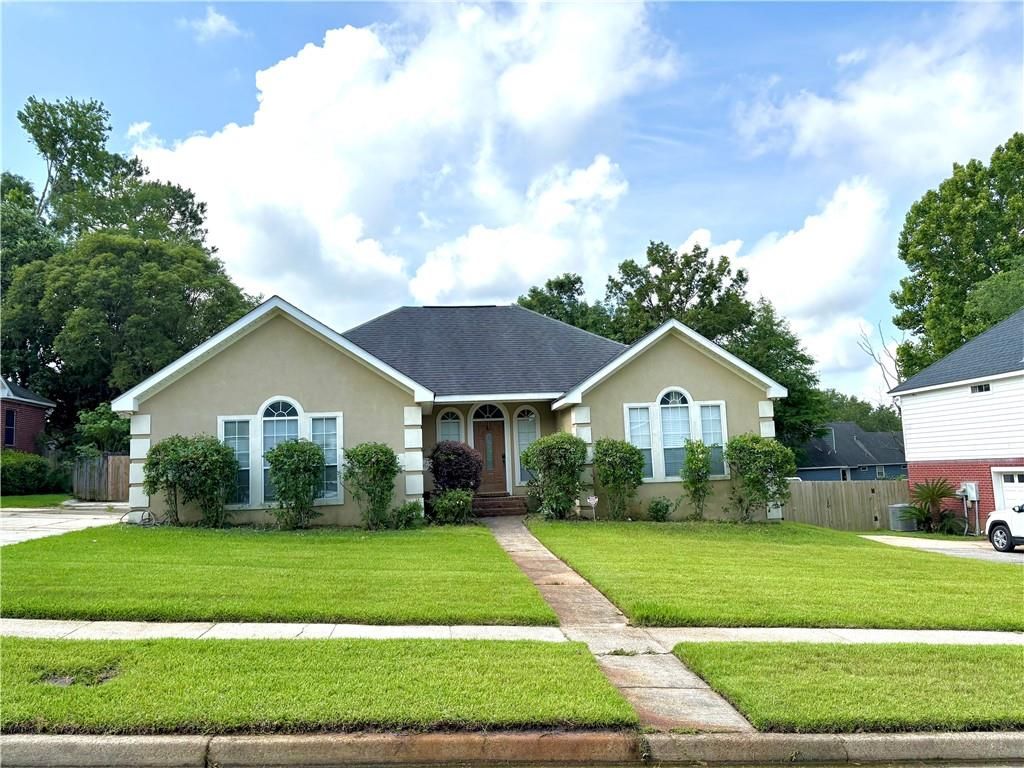 7201 Ashmoor Drive N, Mobile, AL 36695 — exterior