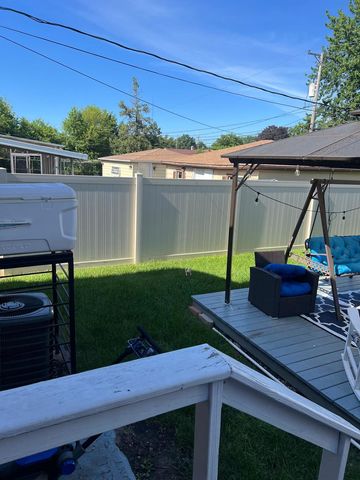 15943 Vine Avenue, Harvey, IL 60426