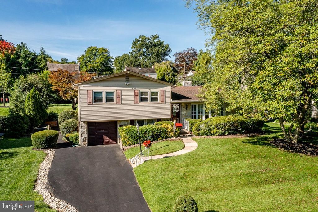 243 COWBELL RD, WILLOW GROVE, PA 19090 — exterior