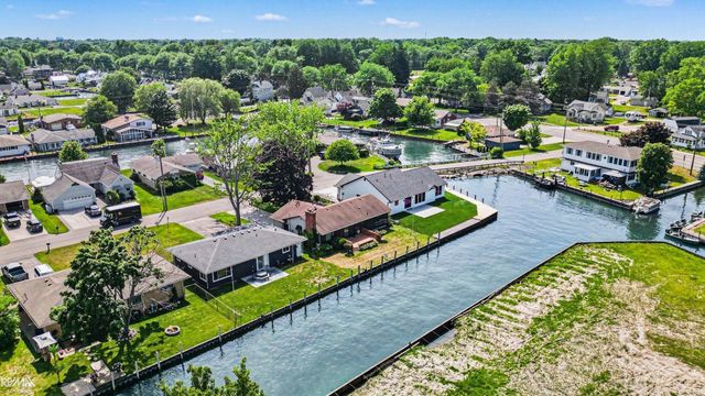 142 Channelsyde Dr Drive, Algonac, MI 48001