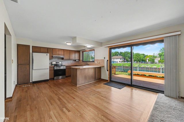 142 Channelsyde Dr Drive, Algonac, MI 48001