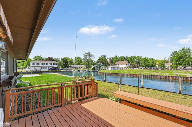142 Channelsyde Dr Drive, Algonac, MI 48001