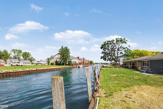 142 Channelsyde Dr Drive, Algonac, MI 48001
