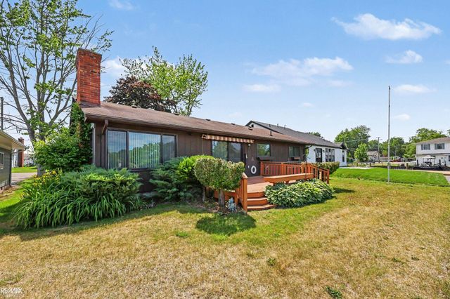 142 Channelsyde Dr Drive, Algonac, MI 48001