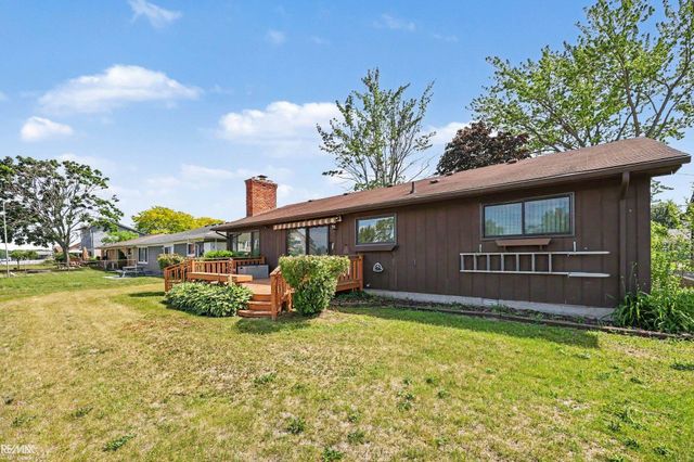 142 Channelsyde Dr Drive, Algonac, MI 48001