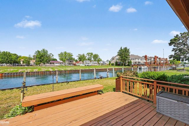 142 Channelsyde Dr Drive, Algonac, MI 48001