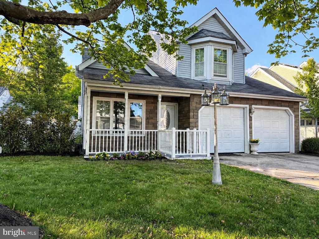 3 TUDOR DR, Burlington, NJ 08016
