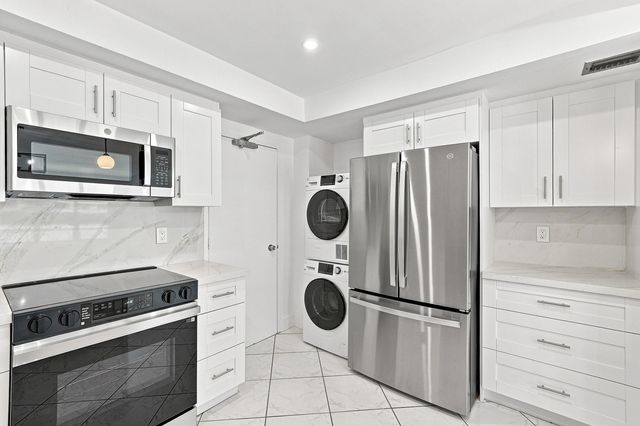 3550 GALT OCEAN Drive 204, Fort Lauderdale, FL 33308
