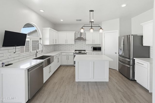 3818 W CARSON Road, Phoenix, AZ 85041