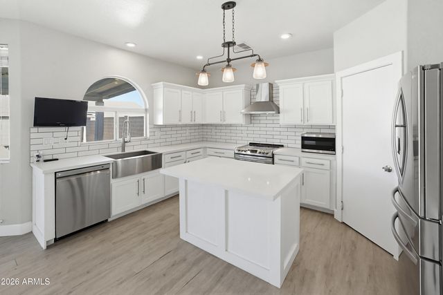 3818 W CARSON Road, Phoenix, AZ 85041