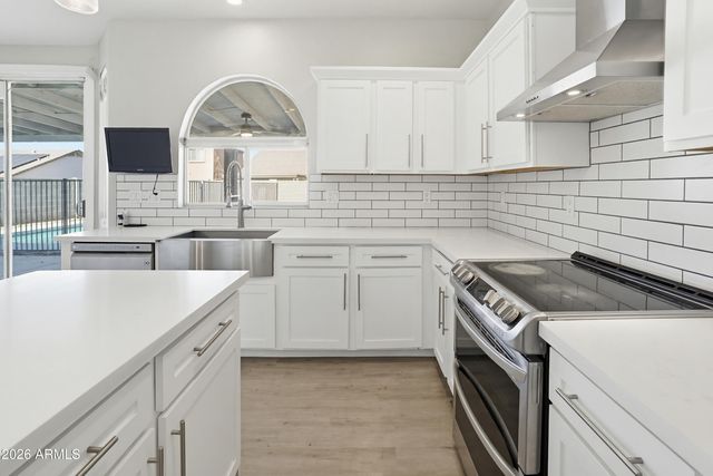 3818 W CARSON Road, Phoenix, AZ 85041