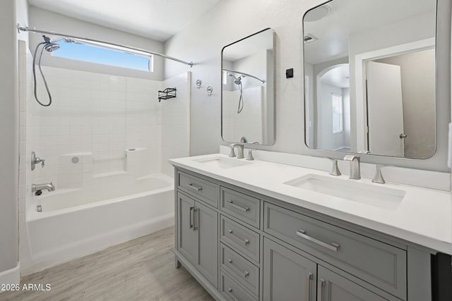 3818 W CARSON Road, Phoenix, AZ 85041