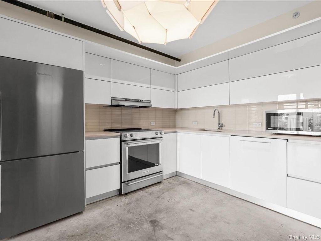 651 New York Avenue 503, Brooklyn, NY 11203 — exterior