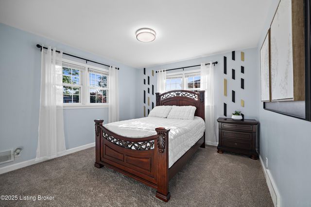 2301 Farnsley Rd, Louisville, KY 40216