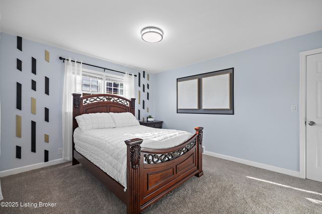 2301 Farnsley Rd, Louisville, KY 40216