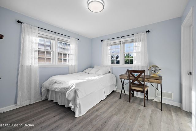 2301 Farnsley Rd, Louisville, KY 40216