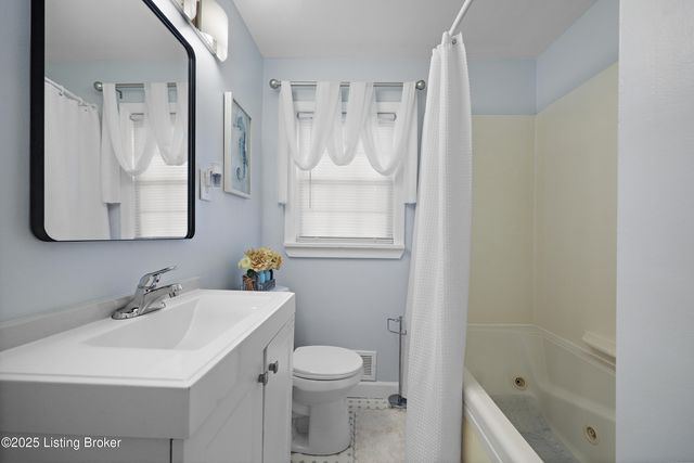 2301 Farnsley Rd, Louisville, KY 40216