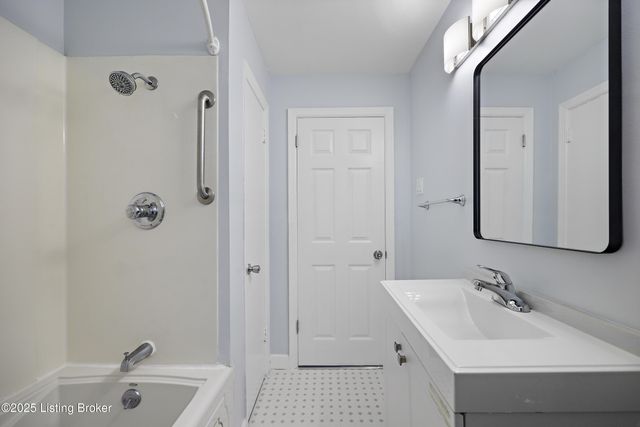 2301 Farnsley Rd, Louisville, KY 40216