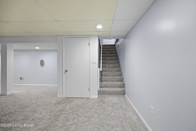 2301 Farnsley Rd, Louisville, KY 40216