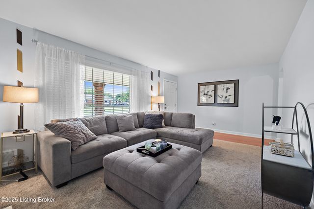 2301 Farnsley Rd, Louisville, KY 40216