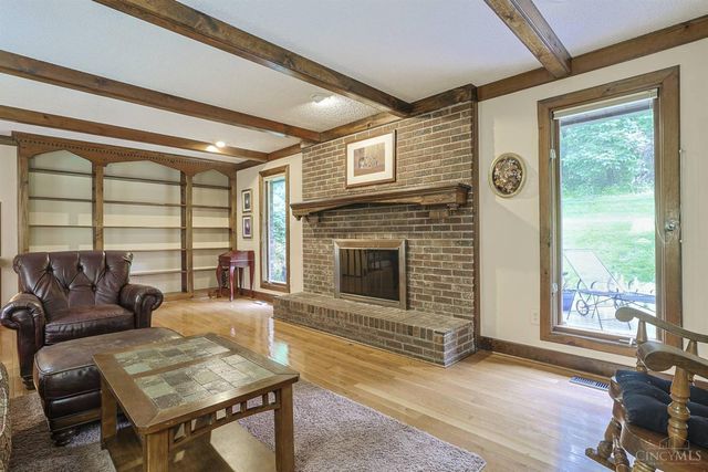 19 Lora Lane, Hamilton, OH 45013