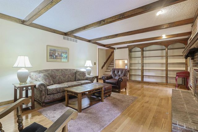 19 Lora Lane, Hamilton, OH 45013