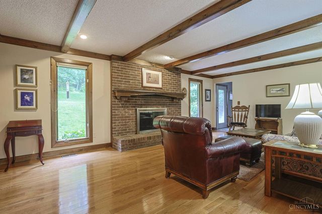 19 Lora Lane, Hamilton, OH 45013