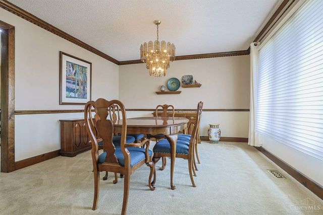 19 Lora Lane, Hamilton, OH 45013