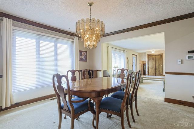 19 Lora Lane, Hamilton, OH 45013