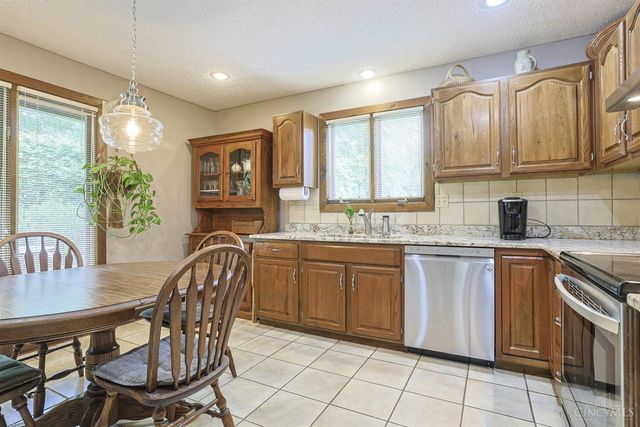 19 Lora Lane, Hamilton, OH 45013