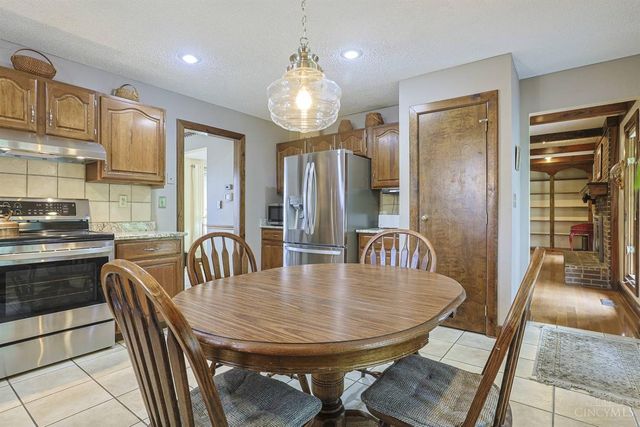 19 Lora Lane, Hamilton, OH 45013