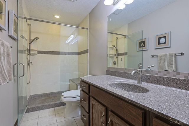 19 Lora Lane, Hamilton, OH 45013