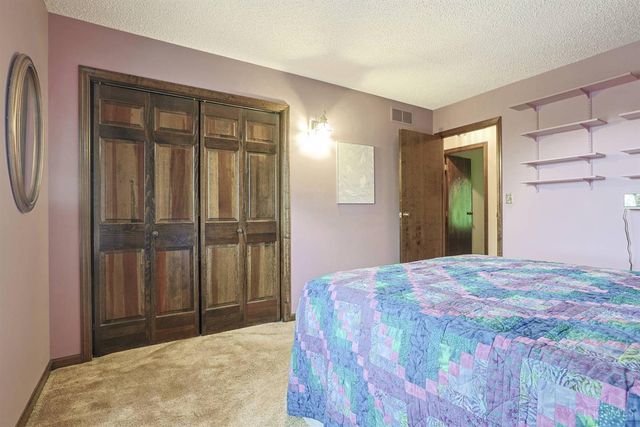 19 Lora Lane, Hamilton, OH 45013