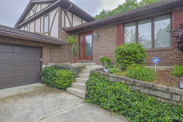 19 Lora Lane, Hamilton, OH 45013