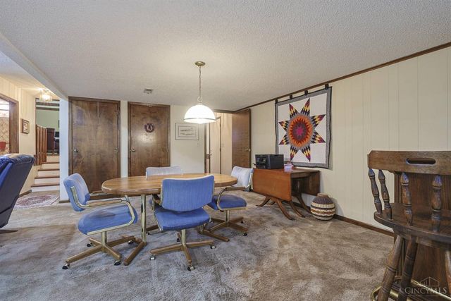19 Lora Lane, Hamilton, OH 45013