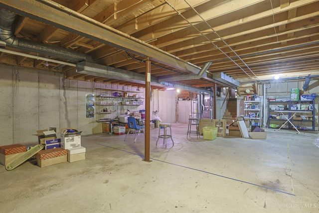 19 Lora Lane, Hamilton, OH 45013