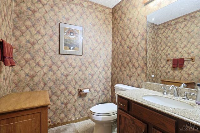 19 Lora Lane, Hamilton, OH 45013