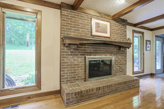 19 Lora Lane, Hamilton, OH 45013