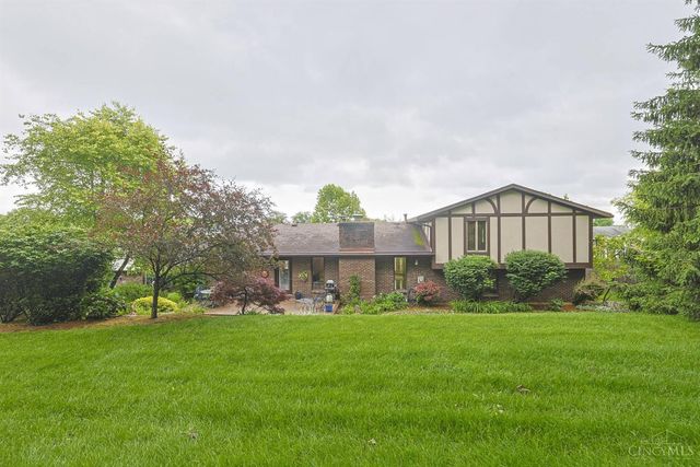 19 Lora Lane, Hamilton, OH 45013