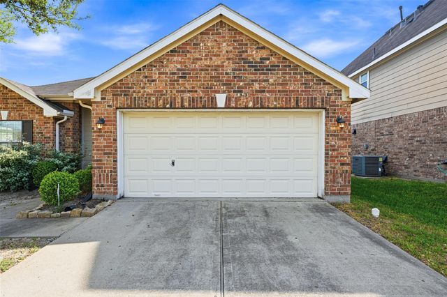 2819 Halcyon Time Trail, Houston, TX 77045