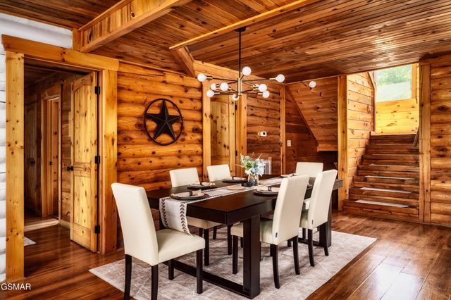 2615 Bear Crossing Way, Sevierville, TN 37862