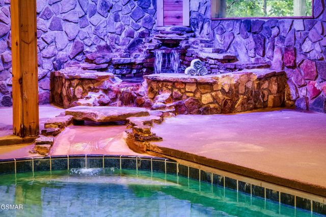 2615 Bear Crossing Way, Sevierville, TN 37862