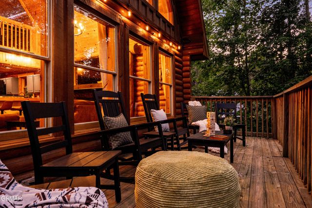 2615 Bear Crossing Way, Sevierville, TN 37862