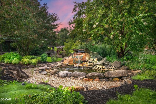 2615 Bear Crossing Way, Sevierville, TN 37862