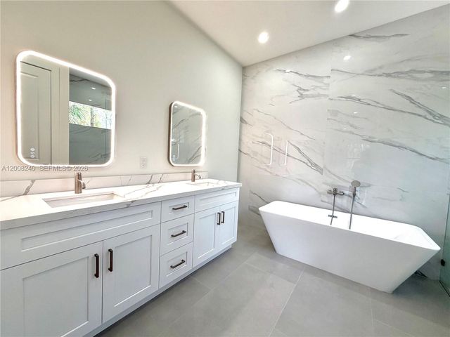4283 10th St NE, Naples, FL 34120