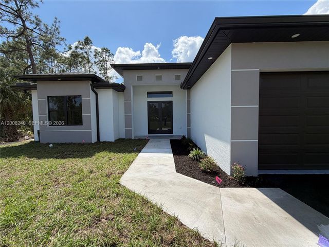 4283 10th St NE, Naples, FL 34120