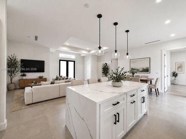 4283 10th St NE, Naples, FL 34120