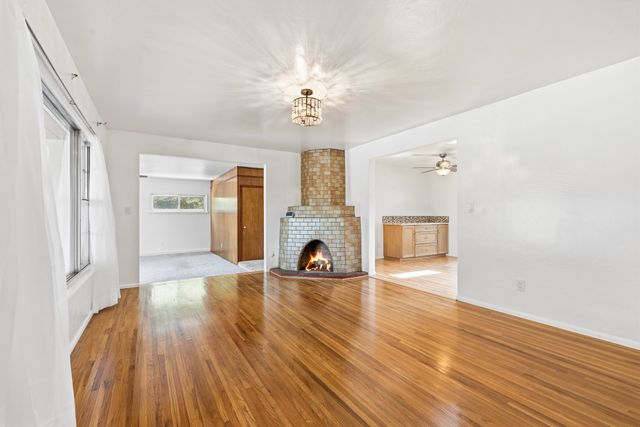 1113 S Luna Circle, Santa Fe, NM 87501