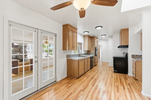 1113 S Luna Circle, Santa Fe, NM 87501