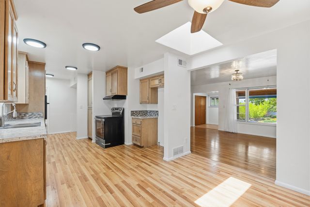 1113 S Luna Circle, Santa Fe, NM 87501